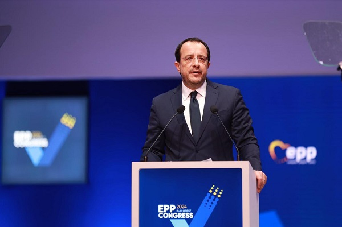 «Καμπανάκι» Χριστοδουλίδη για τις προσφυγικές ροές: Είμαστε στα όριά μας