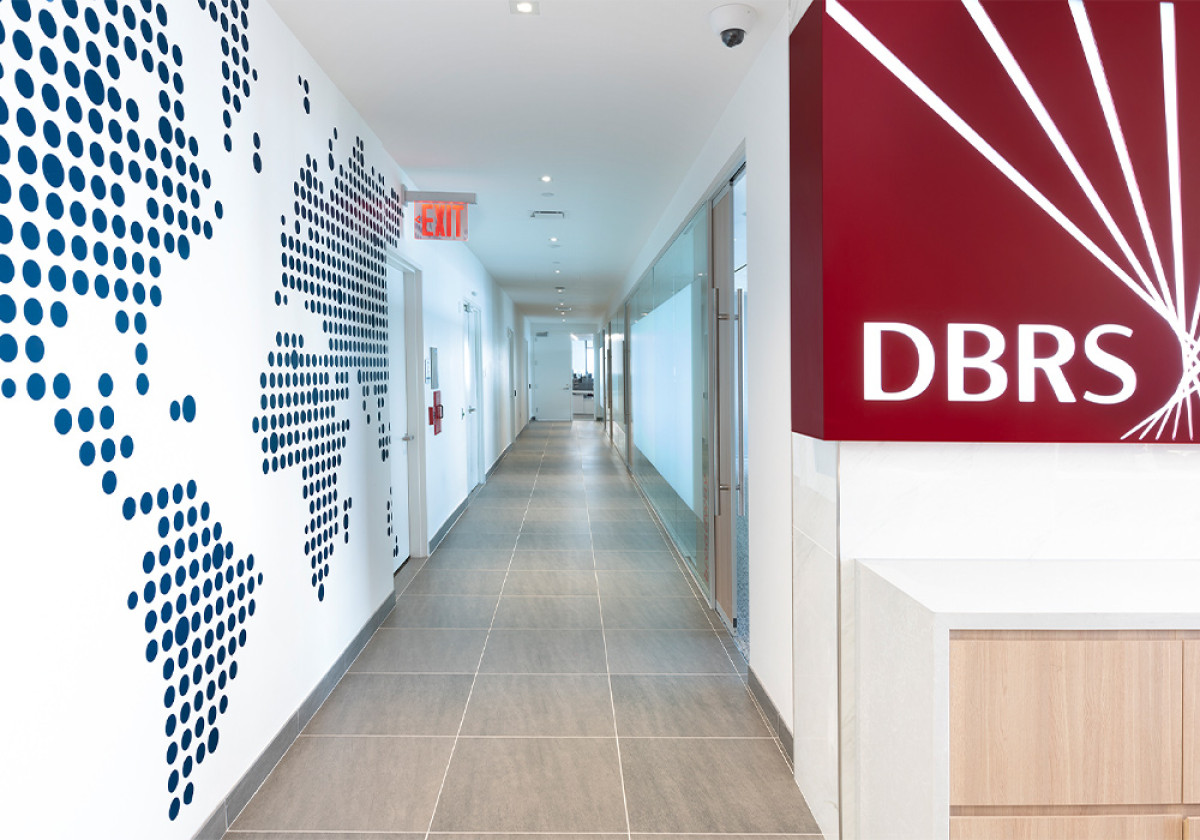 DBRS: Οι αιχμές για χρέος, «κόκκινα» δάνεια και ανάπτυξη