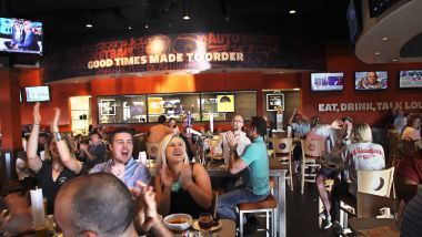 Casual dining: Έρχεται η αμερικανική αλυσίδα «Buffalo Wings &amp; Rings»