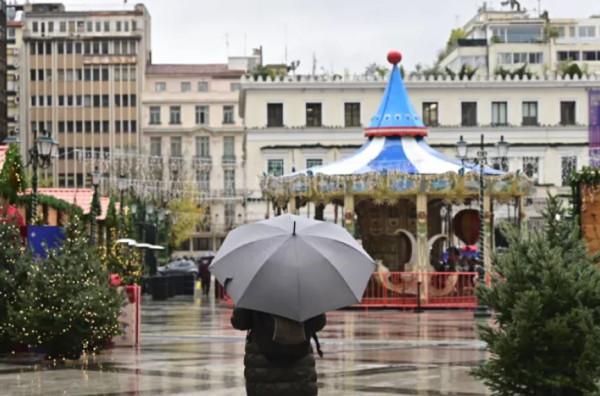 Ισχυρή κακοκαιρία «χτύπησε» την Αττική: Πλημμύρες και προβλήματα στην κυκλοφορία