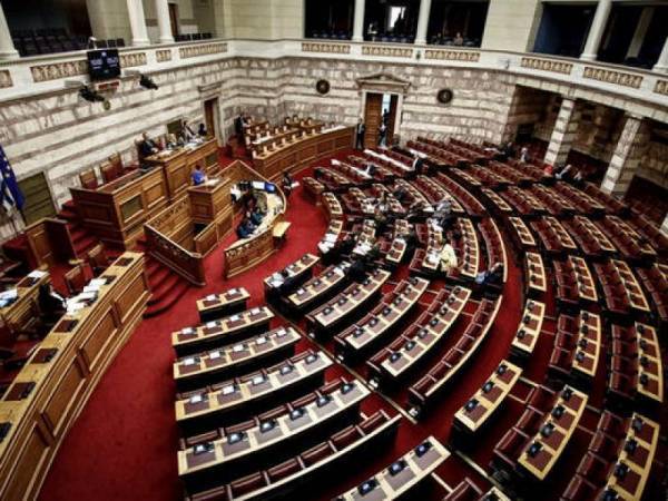Βουλή: Πέρασε το ν/σ για την απλούστευση των διαδικασιών αδειοδότησης