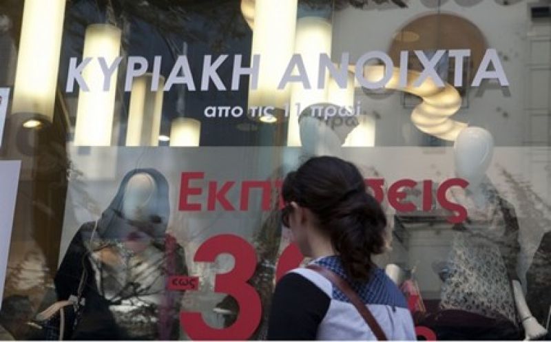 Ανοιχτά καταστήματα με αυξημένη κίνηση κι αντιδράσεις
