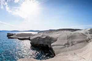 Μήλος: Σκάφος μπλέχτηκε σε δίχτυα ψαράδων- Τραυματίστηκαν 4 τουρίστριες