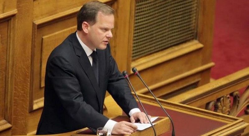 Φάκελος με σφαίρες στο γραφείο του βουλευτή Κ. Καραμανλή
