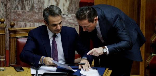 «Ψήνεται» ο (μίνι) ανασχηματισμός από τον Μητσοτάκη
