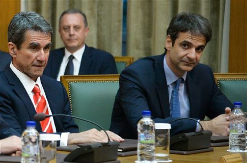 Κόντρα Μητσοτάκη- Λοβέρδου: Μικρή παράταση στο θέμα των διοικητικών