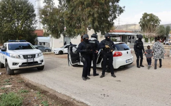 Μέγαρα: Έφοδος της ΕΛΑΣ σε οικισμό Ρομά- 11 συλλήψεις