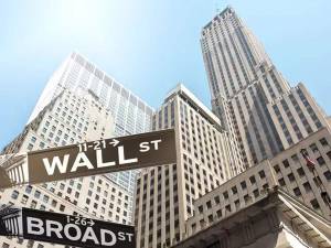 Ήπιες μεταβολές στη Wall Street