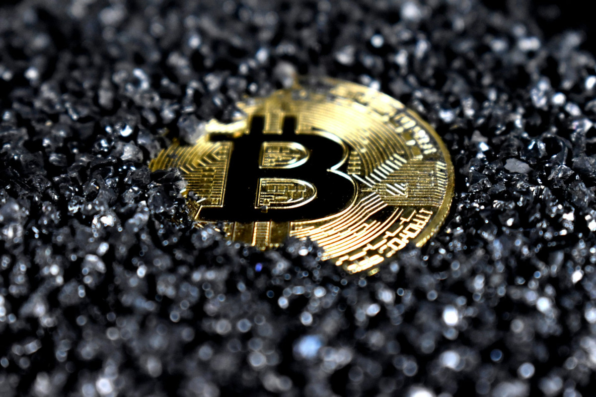 Ανάκαμψη για το Bitcoin μετά το sell off – Εκροές στα crypto ETF