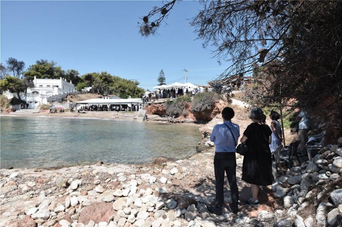 Ετήσιο μνημόσυνο για τα θύματα της φονικής πυρκαγιάς στο Μάτι