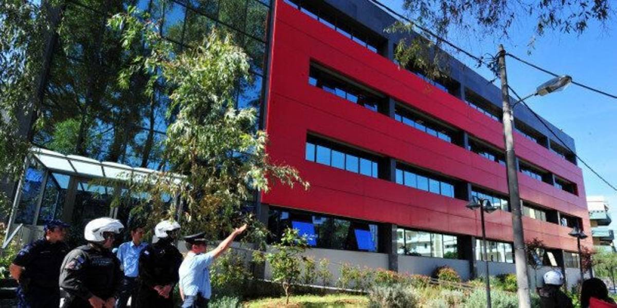 Άγνωστοι έγραψαν συνθήματα στα γραφεία του «Πρώτου Θέματος»