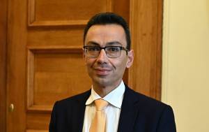 Σύμβουλος στο ΚΙΝΑΛ ο Αναπληρωτής Καθηγητής Διεθνούς Πολιτικής, Σωτήρης Σέρμπος