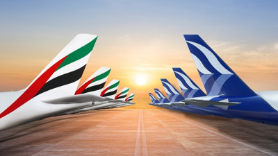 «Συμμαχία» μεταξύ Emirates και AEGEAN για πτήσεις κοινού κωδικού