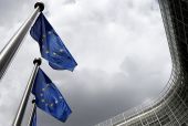 Με την άδεια της ΕΚΤ η μεταφορά των τραπεζών του Λονδίνου στην ΕΕ