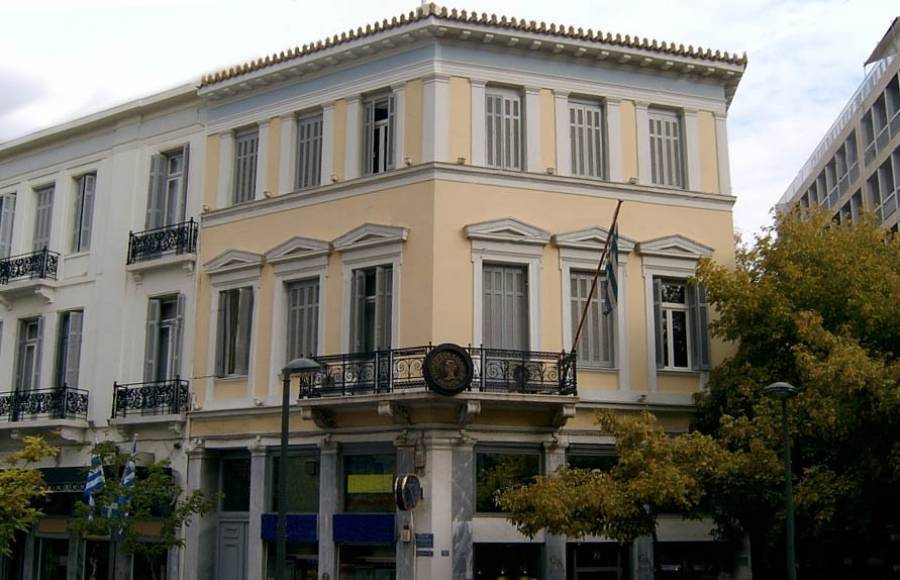 Έναρξη λειτουργίας καταστημάτων στις 10 το πρωί προτείνει ο ΕΣΑ