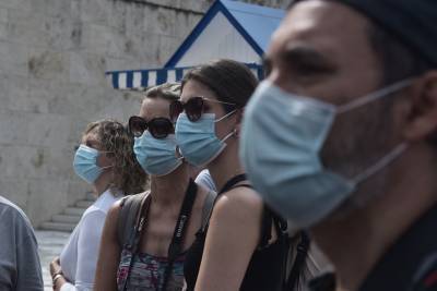 Αττική-Νέα μέτρα: Υποχρεωτική μάσκα σε χώρους εργασίας και πλατείες