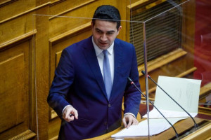 Κατρίνης: H κυβέρνηση κρύβει κάτω από το χαλί το ιδιωτικό χρέος