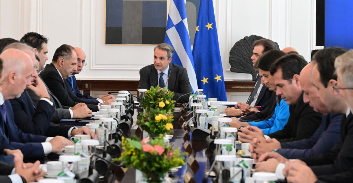 Μητσοτάκης: Η σκέψη της κυβέρνησης βρίσκεται δίπλα στις οικογένειες των θυμάτων στα Τρίκαλα