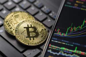 Εδραιώνεται στα $35.000 το Bitcoin- Αστάθεια στην αγορά κρυπτονομισμάτων