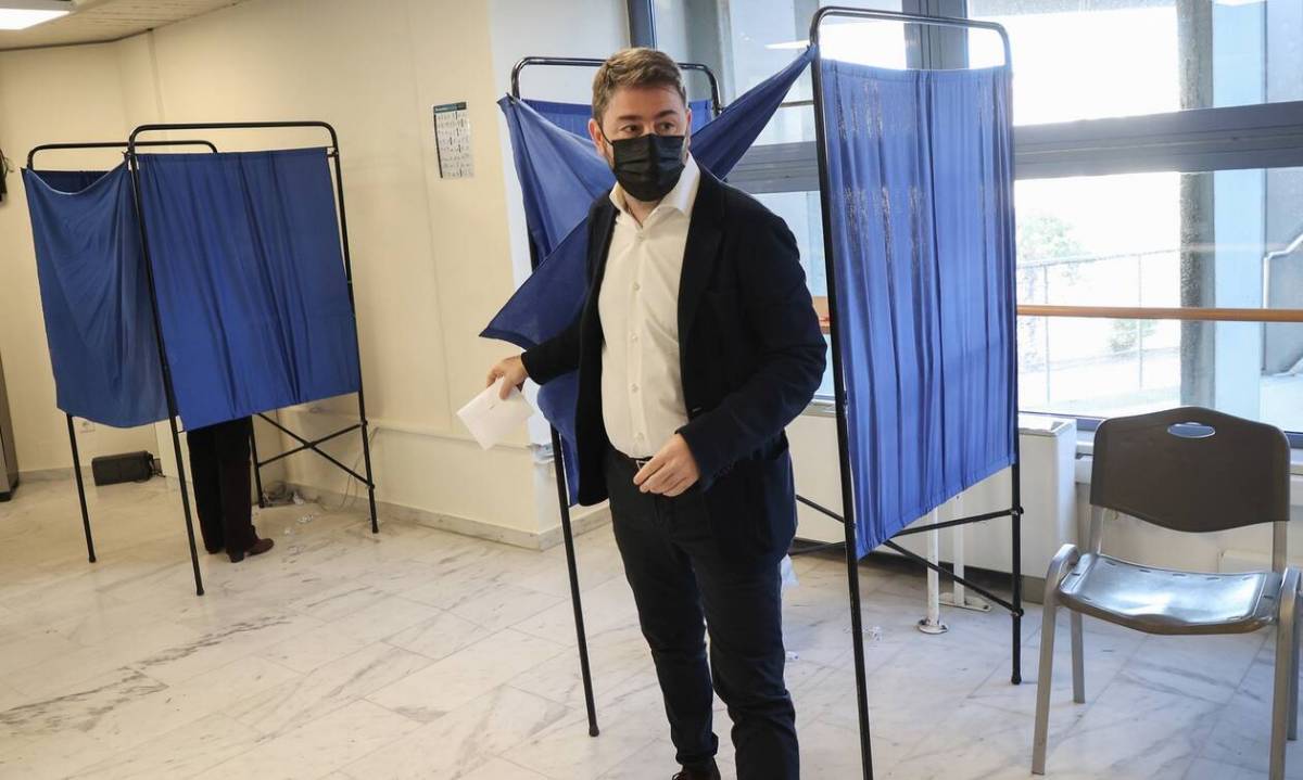 Ανδρουλάκης: Απαντά για το «άκαπνος»-Το πάρτι του κ.Μητσοτάκη έχει τελειώσει