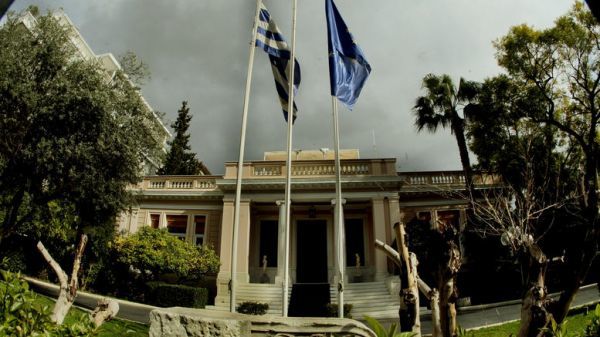 Μαξίμου: Κι όμως τον Αύγουστο υπάρχουν ειδήσεις