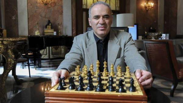 Κασπάροφ: Η Λεπέν είναι όπλο του Πούτιν κατά της Ευρώπης