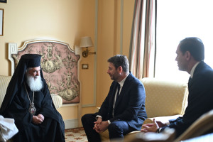 Ανδρουλάκης προς Θεόφιλο: Είμαστε στο πλευρό σας για την προστασία των δικαιωμάτων του Πατριαρχείου