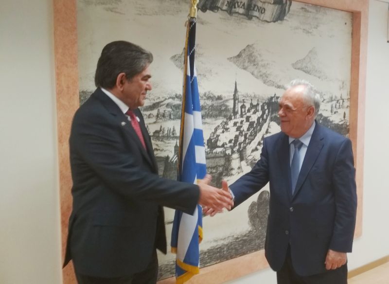 Επαφές Δραγασάκη για προσέλκυση Εμιρατινών επενδύσεων στην Ελλάδα