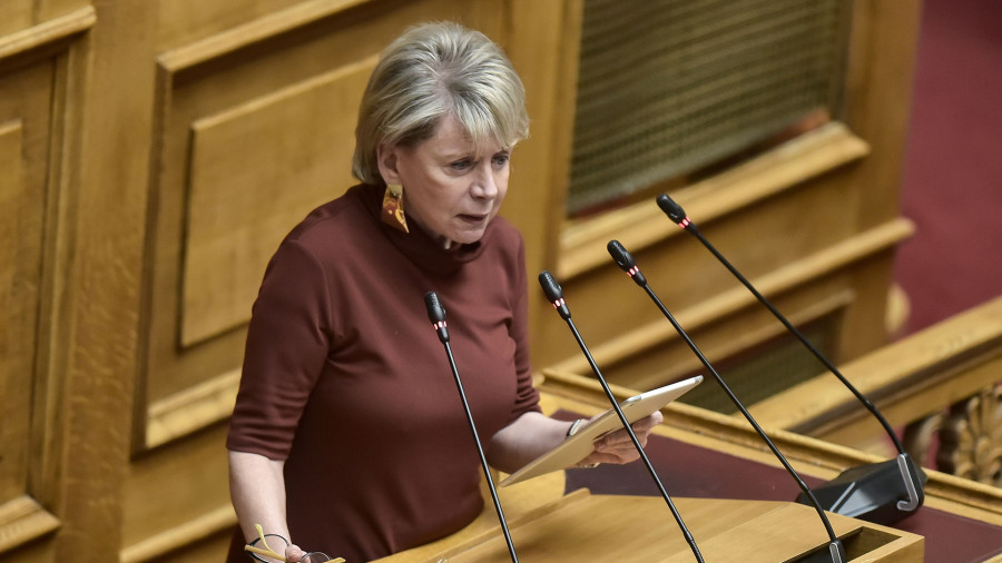«Επανέρχεται» η Ακρίτα: Η επίθεση είναι πολιτική ή προσωπική; Αποφασίστε