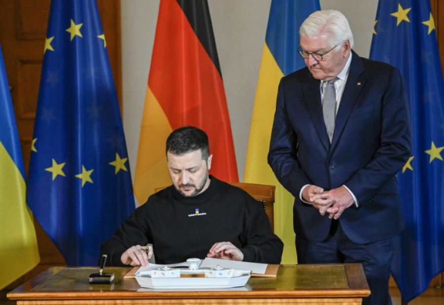 Ζελένσκι: Στο Βερολίνο για πακέτο στρατιωτικής βοήθειας 2,7 δισ. ευρώ