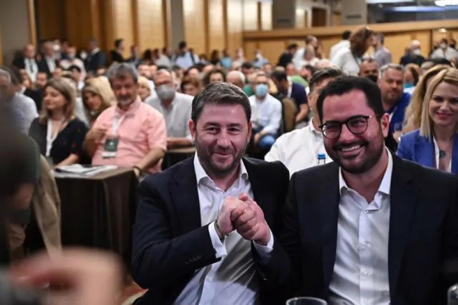Οι υποκλοπές και τα Τέμπη δεν σε ξεκολλάνε από το 13%