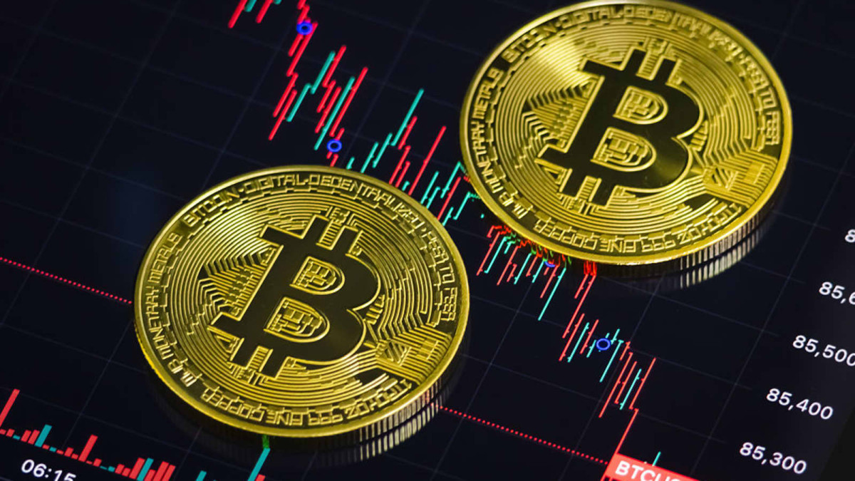 Στα «κόκκινα» η αγορά crypto με μαζικές ρευστοποιήσεις – Στη ζώνη των $91.000 το Bitcoin