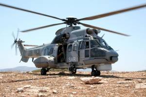 Διακοπές για κυβερνητικά στελέχη με Σούπερ Πούμα, Σινούκ και C-130;