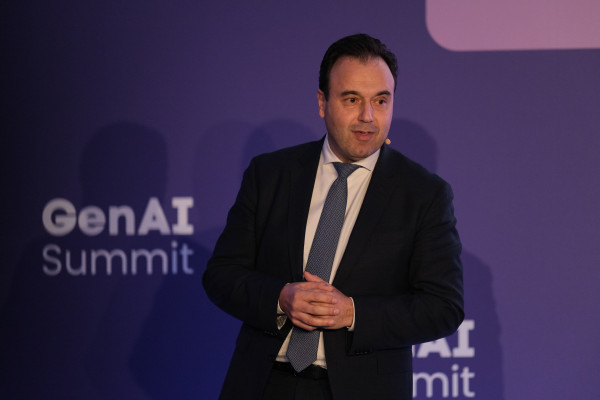 Πώς θα είναι ο ψηφιακός βοηθός-Ο Παπαστεργίου παρουσίασε το mAigov