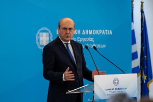 Χατζηδάκης για κατώτατο μισθό: Δεν φοβόμαστε μείωση θέσεων εργασίας