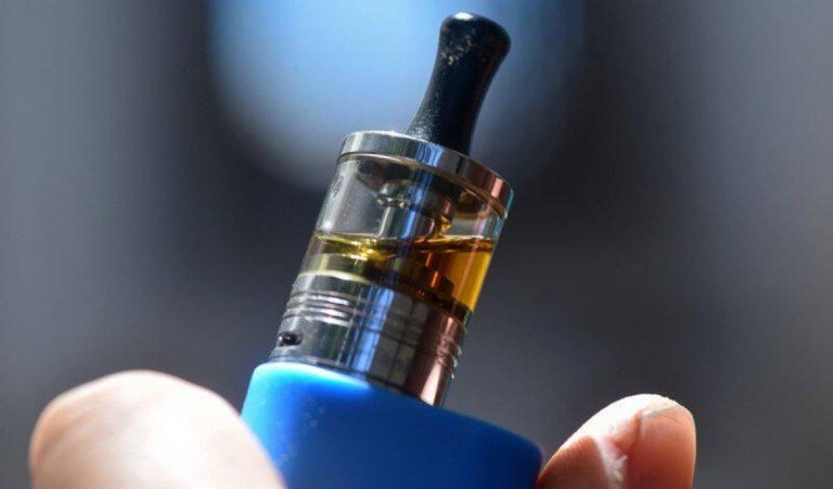 FDA για θανάτους από ηλεκτρονικό τσιγάρο: Μην ατμίζετε επικίνδυνα προϊόντα