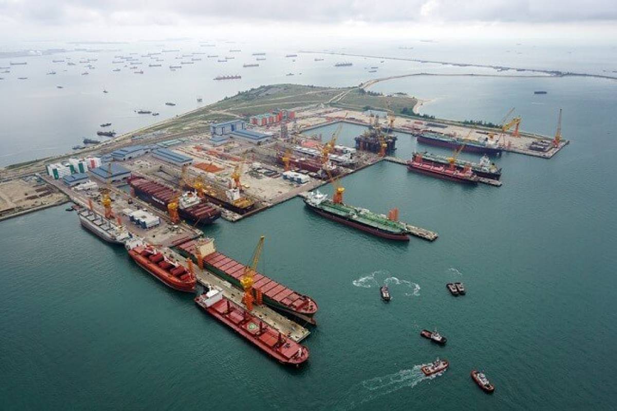 Σε συνομιλίες Keppel και Sembmarine για πιθανή συνεργασία