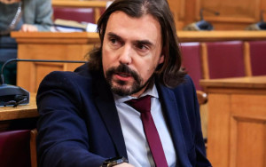Αναδίπλωση Παππά για Γεωργιάδη: Η εργατικότητα δεν σώζει το ΕΣΥ – Οδηγείται σε κατάρρευση