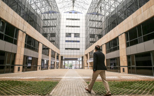 Υπ. Μετανάστευσης και Ασύλου: Νέα μεγάλη μείωση των παράνομων αφίξεων