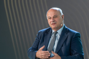 Σκάνδαλο ΟΠΕΚΕΠΕ: Σφοδρή αντιπαράθεση Τσιάρα – ΠΑΣΟΚ για ευθύνες και διαφθορά