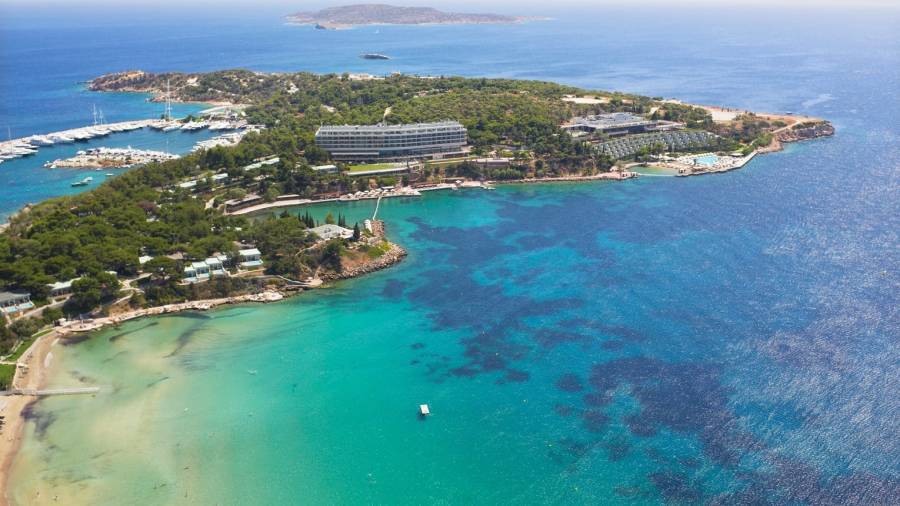 Πότε ανοίγει τις πόρτες του το Four Seasons Astir Palace