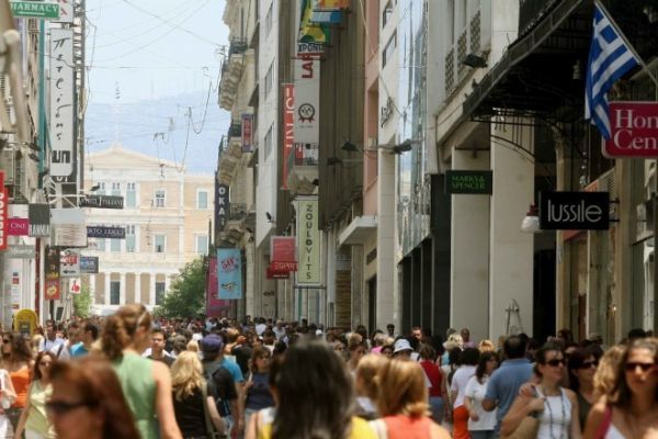 Οι μεγάλοι του λιανεμπορίου πιάνουν στασίδι στο κέντρο