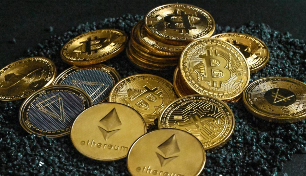 Κάτω από τα 106.000 δολάρια το Bitcoin- Καταποντίζονται τα altcoins