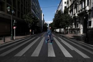 Τρίτη κρίσιμη ημέρα lockdown: Στους δρόμους εργαζόμενοι και μαθητές-Πώς μετακινούμαστε