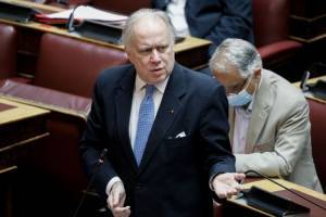 Κατρούγκαλος: Θετική και καλοδεχούμενη η επέκταση της αιγιαλίτιδας ζώνης