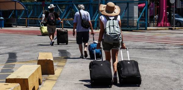 Ταξιδιωτικές εισπράξεις: Αύξηση 235,6% τον Ιούλιο και 139,7% στο επτάμηνο