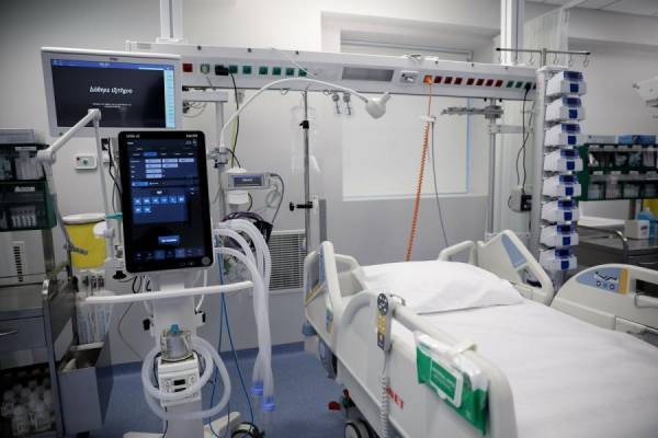 Ιερέας καταγγέλλει ότι έχασε την 14χρονη κόρη του από ιατρικό λάθος