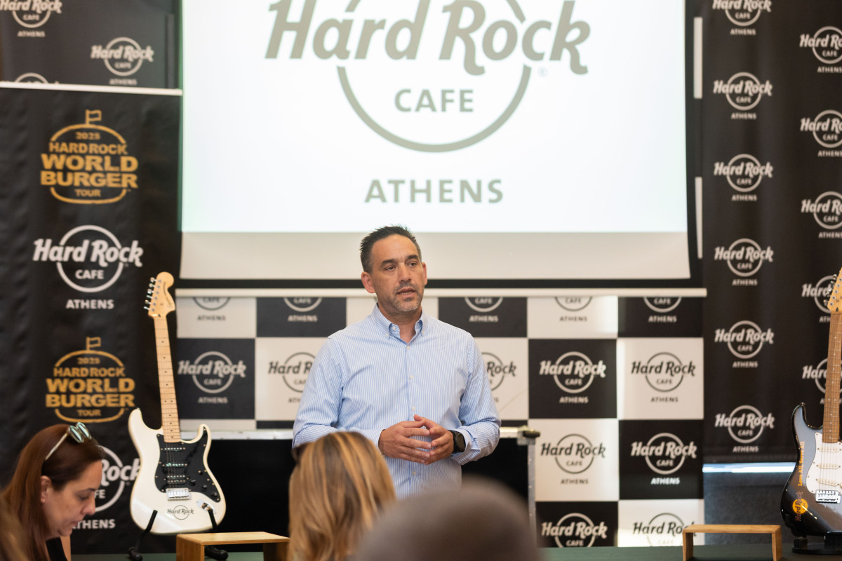 Το Hard Rock Cafe Athens παρουσιάζει το ATHENA BURGER