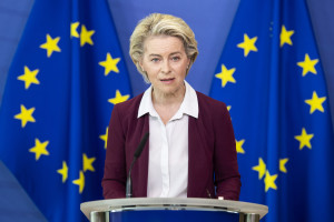 ΕΕ: Νέες κυρώσεις... θεμέλια για πλαφόν στο ρωσικό πετρέλαιο