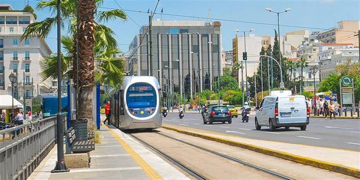 Τραμ: Ξεκινούν τα δρομολόγια από και προς το Σύνταγμα